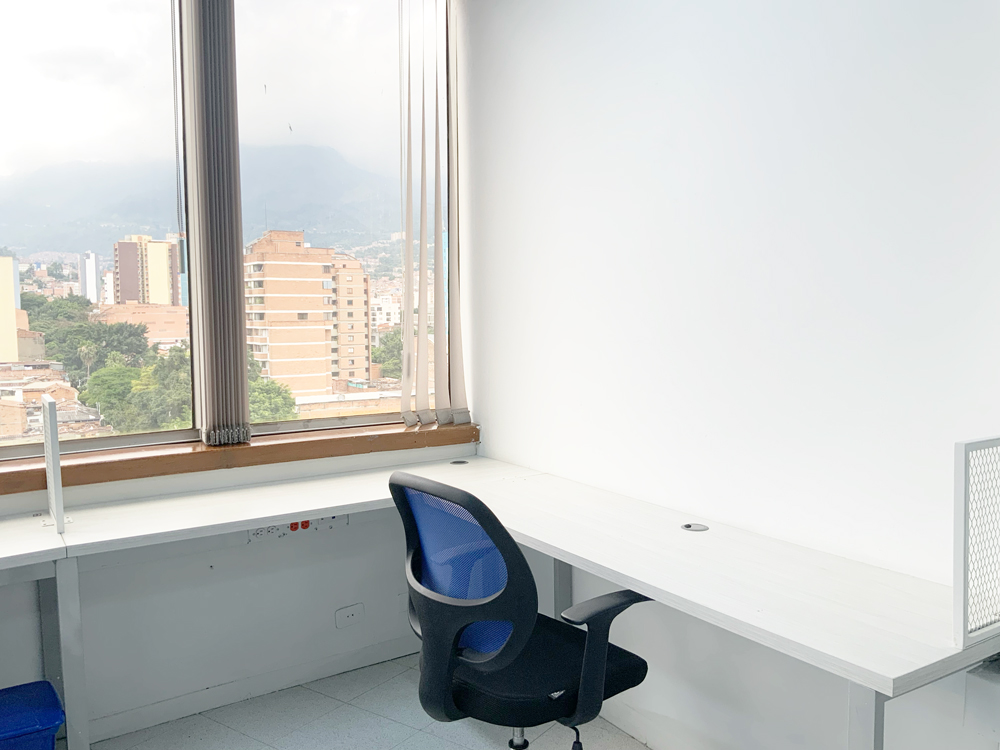 Puesto 10 (Mesas en L) Coworking grupal
